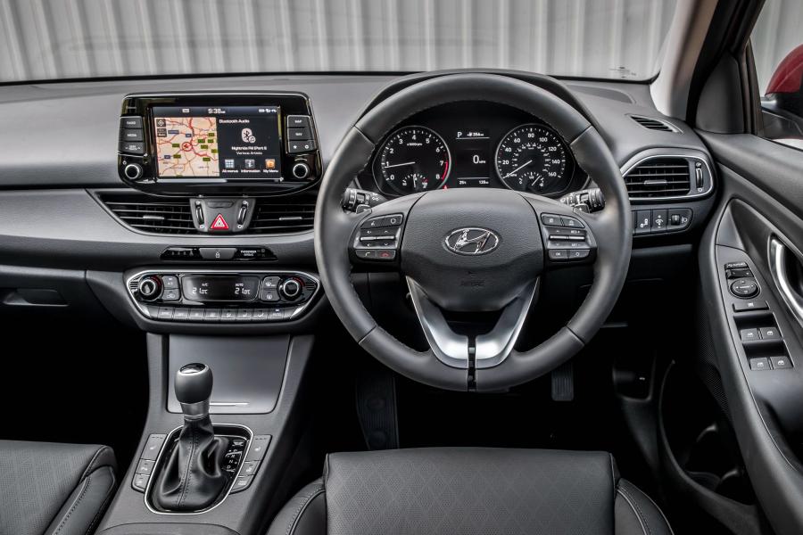 Панель приборов Hyundai i30 Tourer Go! SE (PD) 2018 года  (UK) (фото 33 из 40)
